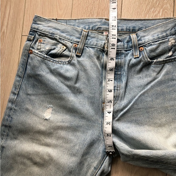 Levi’s Distressed Ankle Jeans Light Wash Women’s Size 29 - Picture 6 of 14